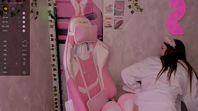 Polly  Hill online show from 10/25/25, 09:39