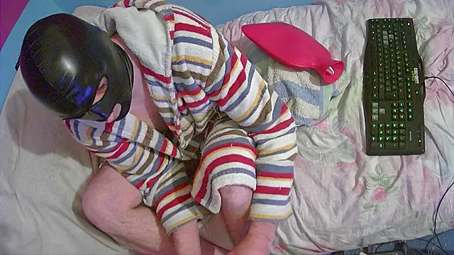 Snapshot of Markxen_cam chatting on 10/28/25, 10:34 Markxen cam online show from 10/28/25, 10:34