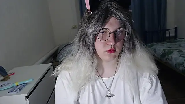 EvaMiron online show from 02/16/26, 03:41