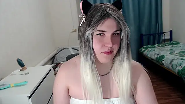 Snapshot of EvaMiron chatting on 03/12/26, 09:10 EvaMiron online show from 03/12/26, 09:10