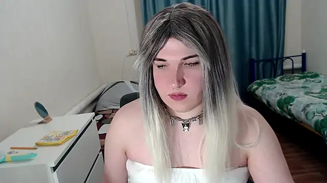 Snapshot of EvaMiron chatting on 03/19/26, 04:55 EvaMiron online show from 03/19/26, 04:55