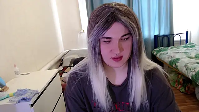 Snapshot of EvaMiron chatting on 04/26/26, 11:30 EvaMiron online show from 04/26/26, 11:30