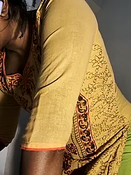 Snapshot of FANTASY_QUEEN_07 chatting on 04/27/26, 02:31 FANTASY QUEEN 07 online show from 04/27/26, 02:31