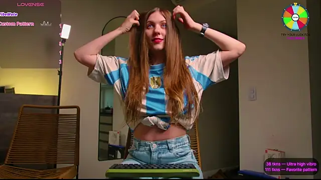 Snapshot of VunderSEX chatting on 10/23/25, 06:50 VunderSEX online show from 10/23/25, 06:50