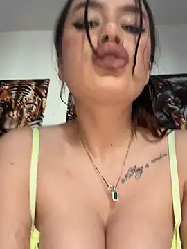 Snapshot of deliaroyal chatting on 01/28/25, 01:16 deliaroyal online show from 01/28/25, 01:16