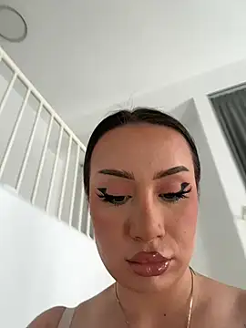 Snapshot of deliaroyal chatting on 03/06/25, 01:14 deliaroyal online show from 03/06/25, 01:14