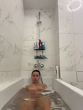 Snapshot of deliaroyal chatting on 10/17/25, 03:25 deliaroyal online show from 10/17/25, 03:25