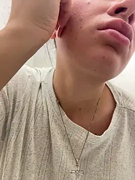 Snapshot of deliaroyal chatting on 10/28/25, 03:36 deliaroyal online show from 10/28/25, 03:36