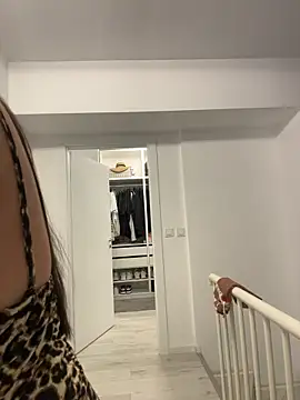 Snapshot of deliaroyal chatting on 11/20/25, 02:50 deliaroyal online show from 11/20/25, 02:50