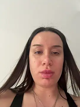 Snapshot of deliaroyal chatting on 02/16/26, 01:18 deliaroyal online show from 02/16/26, 01:18