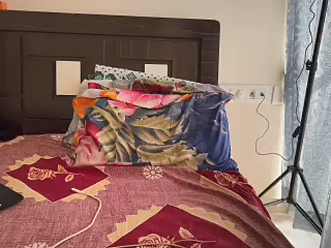 lovbombayduck11 online show from 02/18/25, 08:59