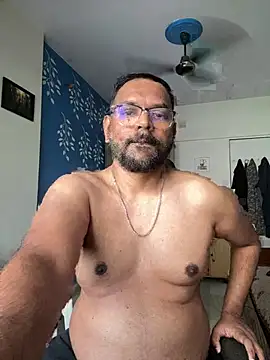 Snapshot of lovbombayduck11 chatting on 06/21/26, 09:45 lovbombayduck11 online show from 06/21/26, 09:45
