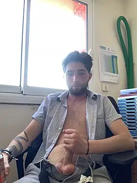 GuillaumebeauZizi online show from 04/25/26, 02:58