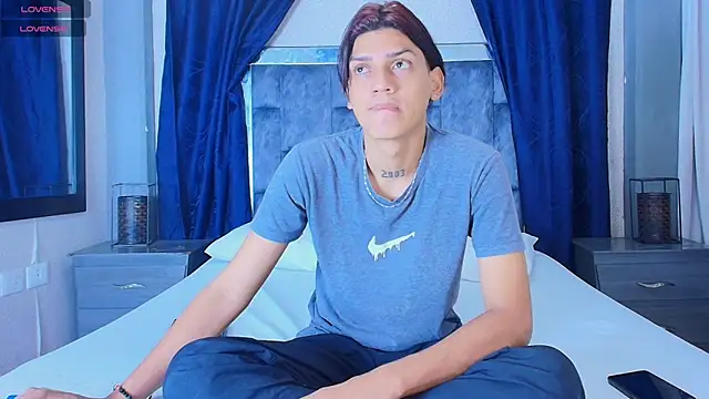 Snapshot of Samuelsince chatting on 01/22/25, 03:09 Samuelsince online show from 01/22/25, 03:09