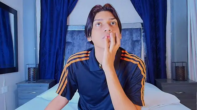 Snapshot of Samuelsince chatting on 01/24/25, 04:59 Samuelsince online show from 01/24/25, 04:59