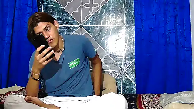 Snapshot of Samuelsince chatting on 10/24/25, 04:53 Samuelsince online show from 10/24/25, 04:53