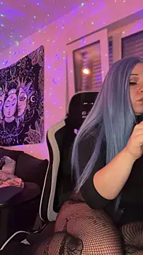 Snapshot of kinkygirl420x chatting on 12/17/25, 08:26 kinkygirl420x online show from 12/17/25, 08:26