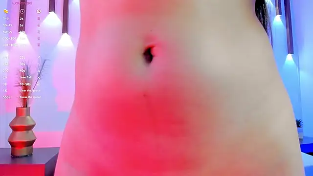 Snapshot of megan_cooper28 chatting on 03/21/25, 10:28 megan cooper28 online show from 03/21/25, 10:28