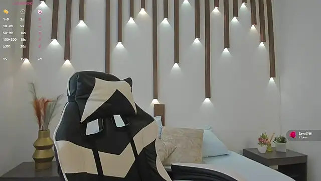 Snapshot of megan_cooper28 chatting on 09/13/25, 07:13 megan cooper28 online show from 09/13/25, 07:13