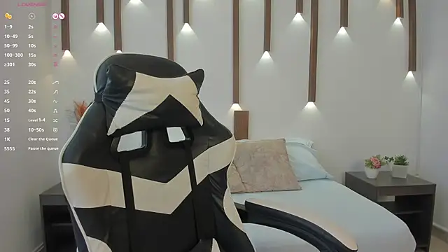 Snapshot of megan_cooper28 chatting on 10/06/25, 07:11 megan cooper28 online show from 10/06/25, 07:11