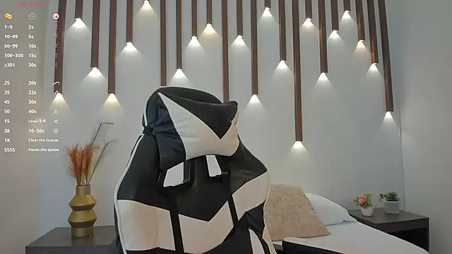 Snapshot of megan_cooper28 chatting on 10/09/25, 09:13 megan cooper28 online show from 10/09/25, 09:13