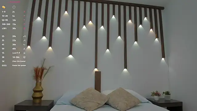 Snapshot of megan_cooper28 chatting on 10/14/25, 07:25 megan cooper28 online show from 10/14/25, 07:25