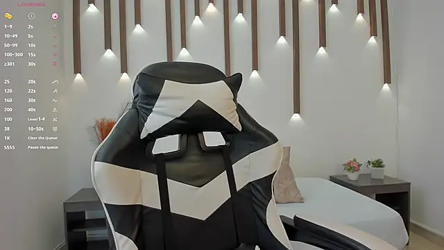 Snapshot of megan_cooper28 chatting on 11/05/25, 07:14 megan cooper28 online show from 11/05/25, 07:14