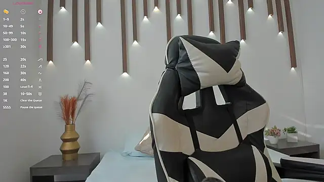 Snapshot of megan_cooper28 chatting on 11/08/25, 12:16 megan cooper28 online show from 11/08/25, 12:16