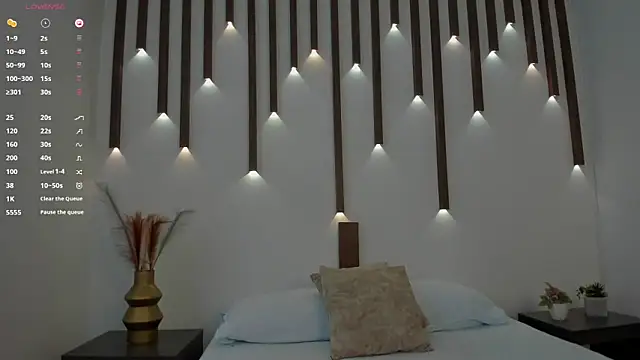 Snapshot of megan_cooper28 chatting on 11/18/25, 07:18 megan cooper28 online show from 11/18/25, 07:18