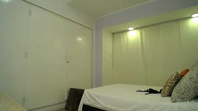 Snapshot of genesis_moretz chatting on 02/22/25, 03:45 genesis moretz online show from 02/22/25, 03:45