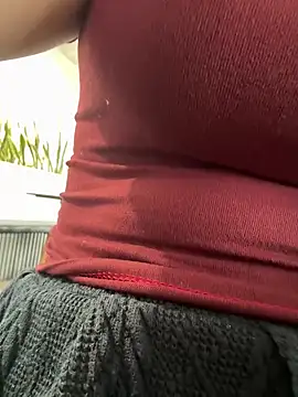 Snapshot of Chun_Ae95 chatting on 03/19/25, 03:30 Chun Ae95 online show from 03/19/25, 03:30