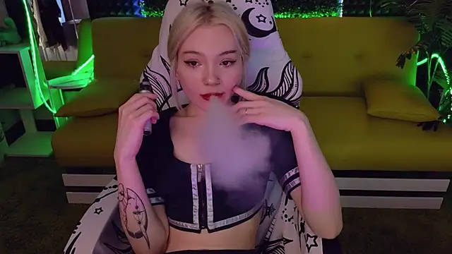 Snapshot of SandraBoyl chatting on 01/31/25, 04:14 SandraBoyl online show from 01/31/25, 04:14