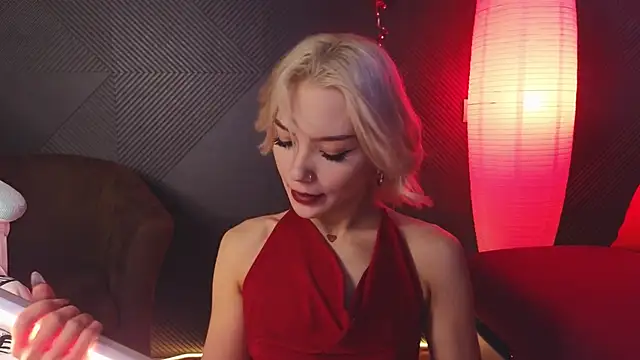 Snapshot of SandraBoyl chatting on 02/25/25, 04:14 SandraBoyl online show from 02/25/25, 04:14