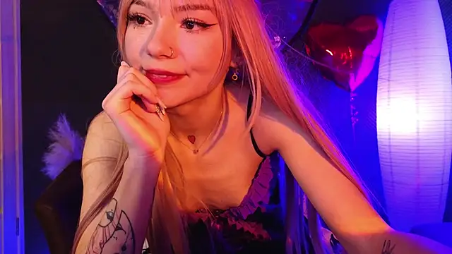 Snapshot of SandraBoyl chatting on 03/04/25, 04:06 SandraBoyl online show from 03/04/25, 04:06