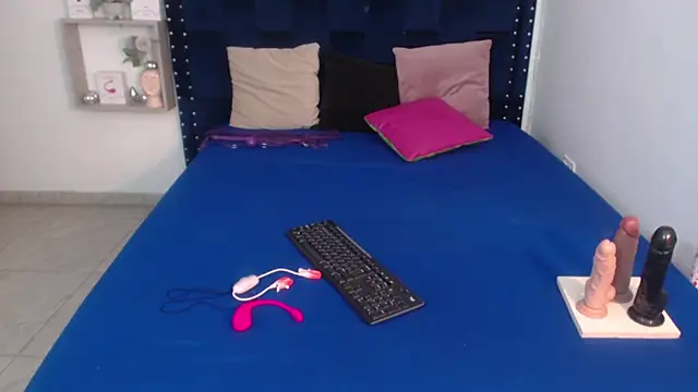 SaraApril 1 online show from 02/05/25, 08:14