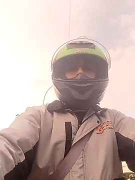 Snapshot of Rejy1992 chatting on 11/13/25, 10:30 Rejy1992 online show from 11/13/25, 10:30