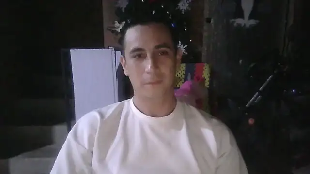 Snapshot of Rejy1992 chatting on 12/22/25, 03:47 Rejy1992 online show from 12/22/25, 03:47