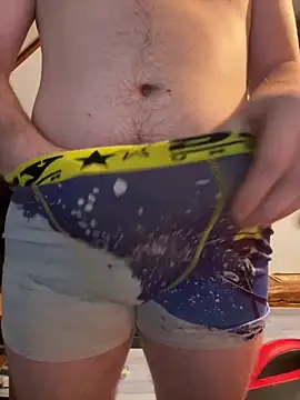 Snapshot of youlo71 chatting on 12/14/24, 04:20 youlo71 online show from 12/14/24, 04:20