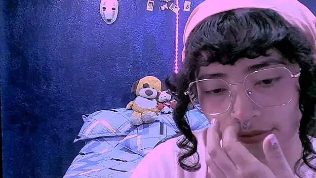 Snapshot of NinaYellow chatting on 04/08/26, 12:27 NinaYellow online show from 04/08/26, 12:27