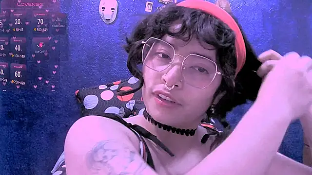 Snapshot of NinaYellow chatting on 04/14/26, 12:55 NinaYellow online show from 04/14/26, 12:55