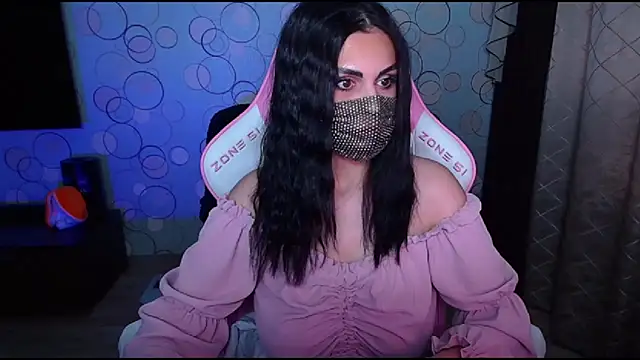 Snapshot of __Yasmina__ chatting on 10/02/25, 04:52   Yasmina   online show from 10/02/25, 04:52