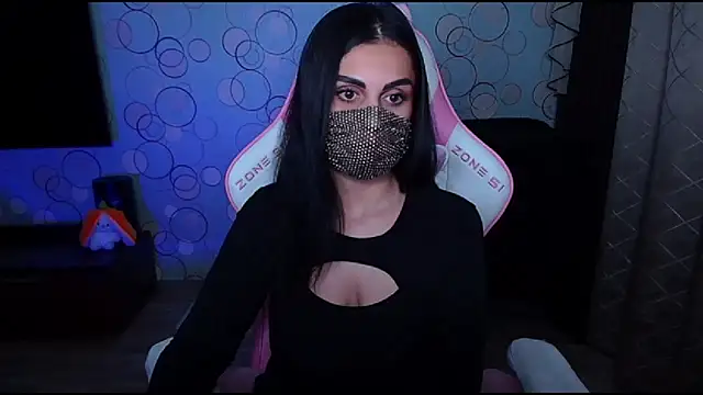 Snapshot of __Yasmina__ chatting on 10/06/25, 09:18   Yasmina   online show from 10/06/25, 09:18