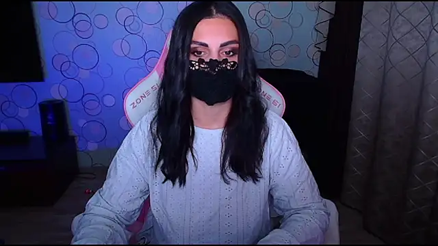 Snapshot of __Yasmina__ chatting on 11/01/25, 03:52 Yasmina online show from 11/01/25, 03:52