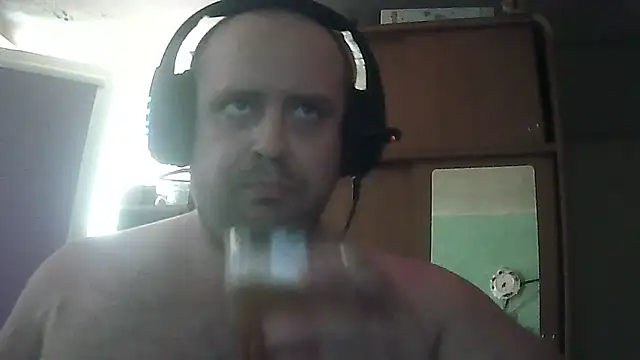 Snapshot of perversalus chatting on 07/15/26, 02:33 perversalus online show from 07/15/26, 02:33