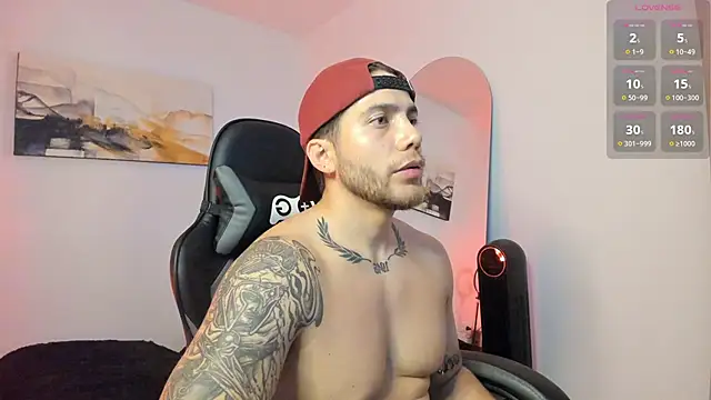 Snapshot of LucianSinclair chatting on 12/04/24, 11:46 LucianSinclair online show from 12/04/24, 11:46