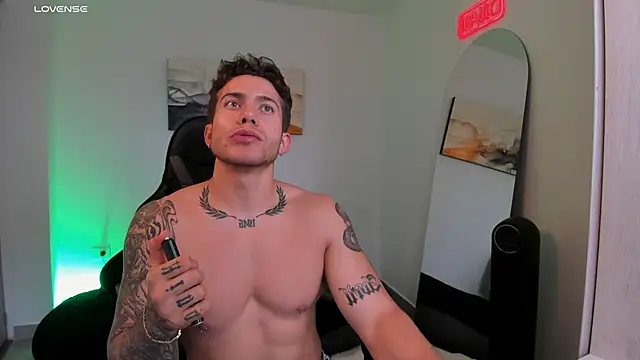 Snapshot of LucianSinclair chatting on 02/09/25, 09:49 LucianSinclair online show from 02/09/25, 09:49