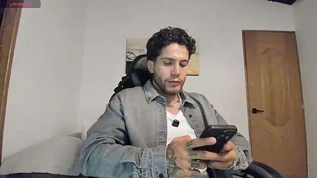 Snapshot of LucianSinclair chatting on 07/14/26, 02:16 LucianSinclair online show from 07/14/26, 02:16