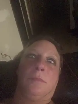 Snapshot of Everlyrose27 chatting on 12/15/24, 07:24 Everlyrose27 online show from 12/15/24, 07:24