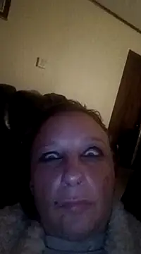 Snapshot of Everlyrose27 chatting on 12/22/24, 07:11 Everlyrose27 online show from 12/22/24, 07:11