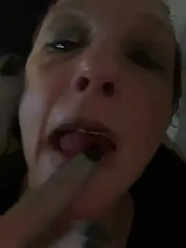 Snapshot of Everlyrose27 chatting on 02/25/25, 06:20 Everlyrose27 online show from 02/25/25, 06:20